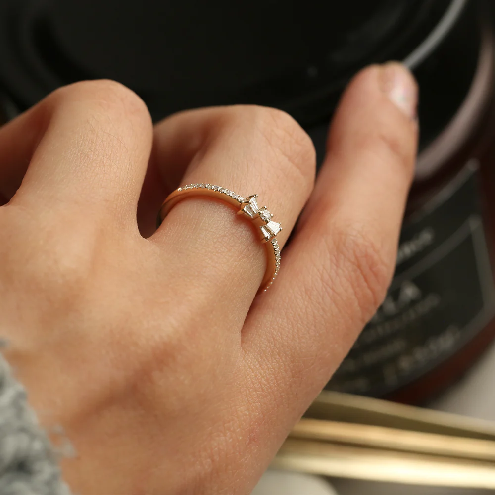 14k Baguette and Round Diamond Bow Ring - Image 3