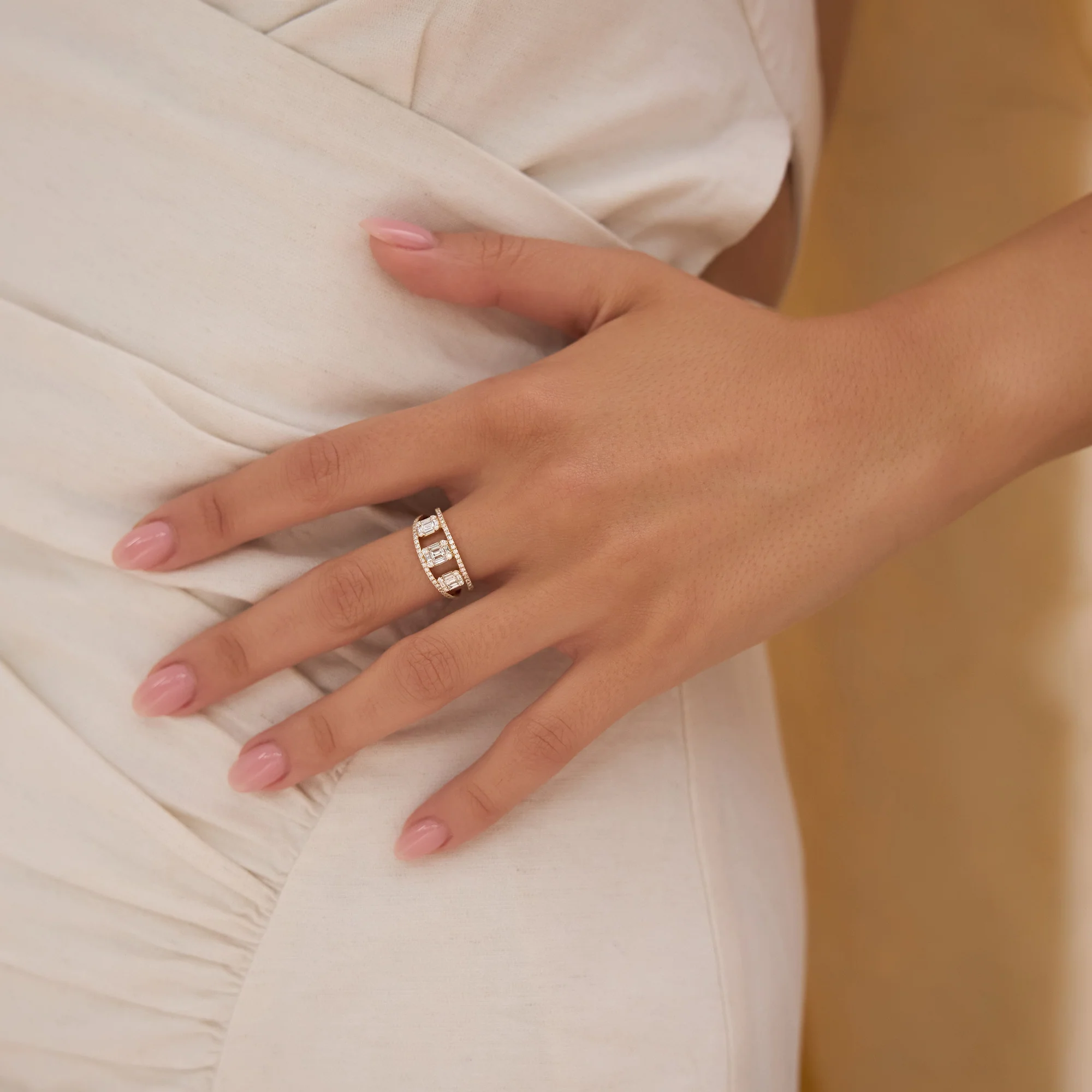 14k Baguette and Round Diamond Illusion Setting Cocktail Ring - Image 5