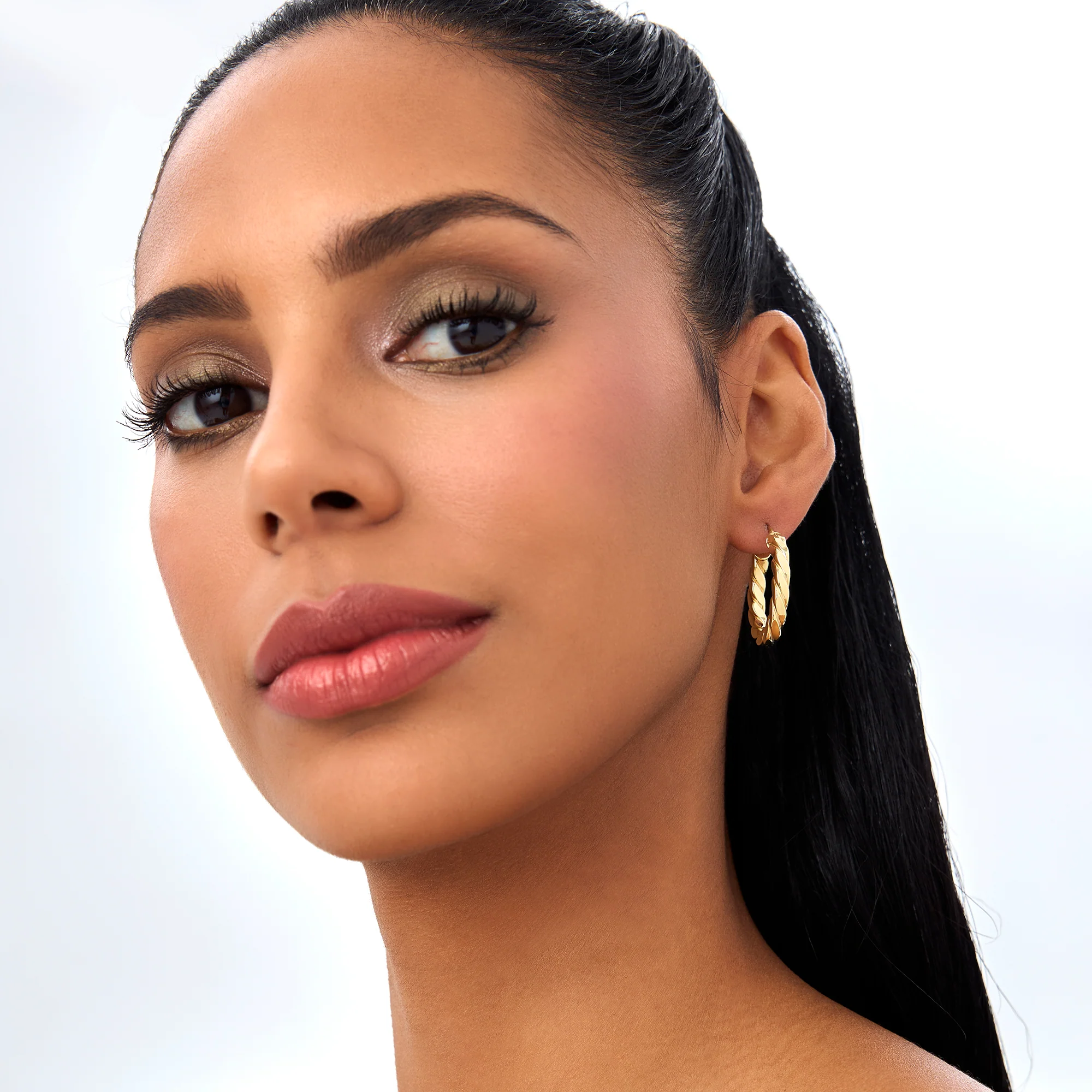 14k Bold Twisted Oval Hoops - Image 5